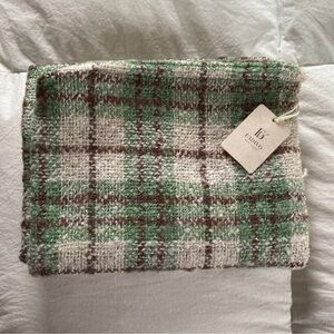 NWT Fadivo New York Green Plaid Infinity Scarf